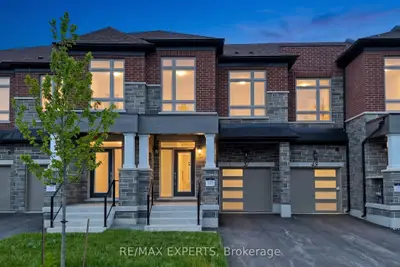 Att/Row/Townhouse in Richmond Hill