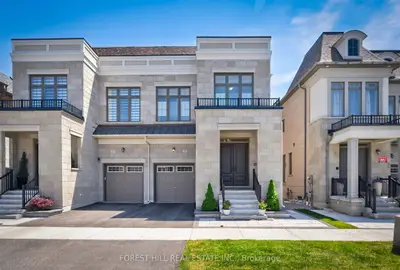 Semi-Detached in Richmond Hill