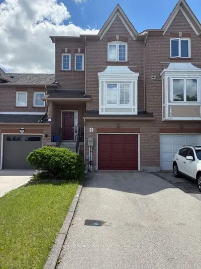 Att/Row/Townhouse in Vaughan