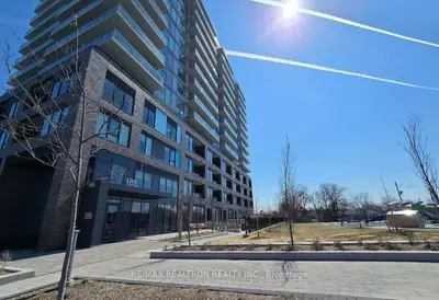 Condo Apartment in Newmarket