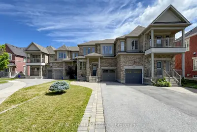 Att/Row/Townhouse in Markham