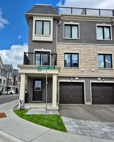 Att/Row/Townhouse in Whitchurch-Stouffville