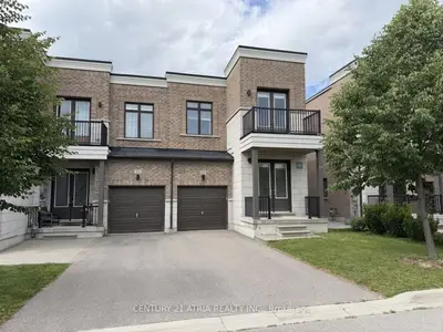 Att/Row/Townhouse in Aurora