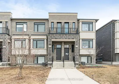 Att/Row/Townhouse in Vaughan