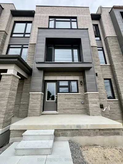 Att/Row/Townhouse in Aurora