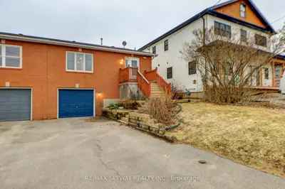282b Brock Street W, Uxbridge, On L9p 1g1