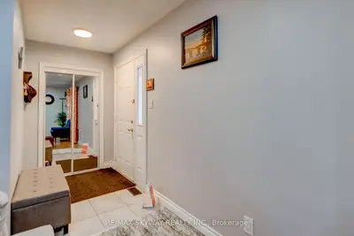 282b Brock Street W, Uxbridge, On L9p 1g1