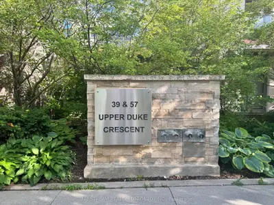 Condo Apartment in Markham