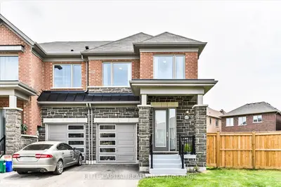 Att/Row/Townhouse in Whitchurch-Stouffville