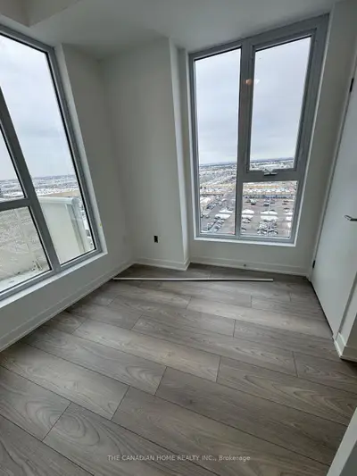 Condo Apartment in Vaughan
