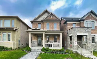 Detached in East Gwillimbury