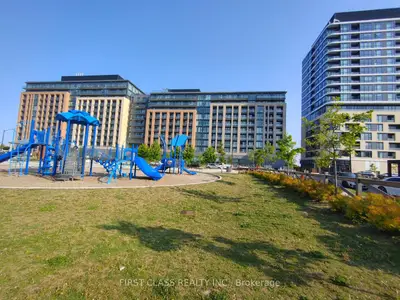 Condo Apartment in Vaughan