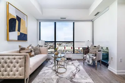 Condo Apartment in Vaughan