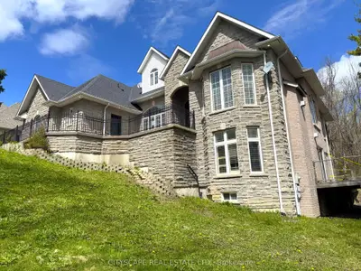 369 Coventry Hill Trail, Newmarket, On L3x 2a1