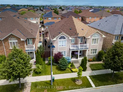 Semi-Detached in Vaughan