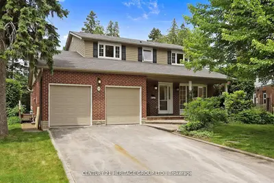 10 Cherry Blossom Lane, Markham, On L3t 3b9