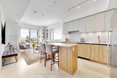 Condo Apartment in Vaughan