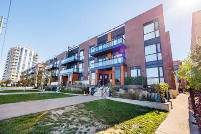 Condo Townhouse in Vaughan