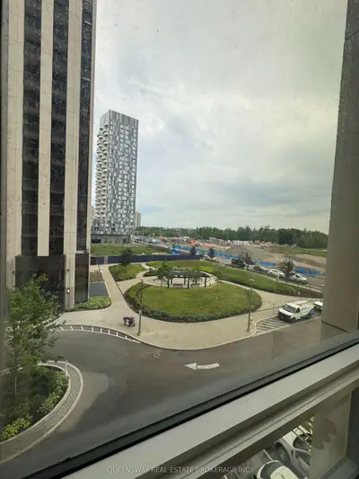 Condo Apartment in Vaughan