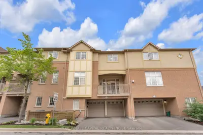 Condo Townhouse in Markham