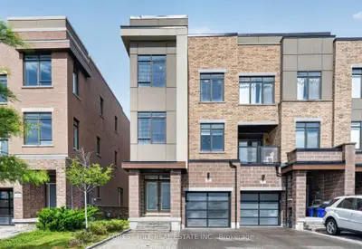 Att/Row/Townhouse in Vaughan