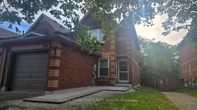 Condo Townhouse in Newmarket