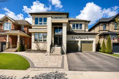 Detached in East Gwillimbury