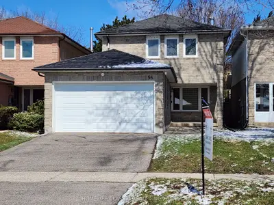 Detached in Richmond Hill