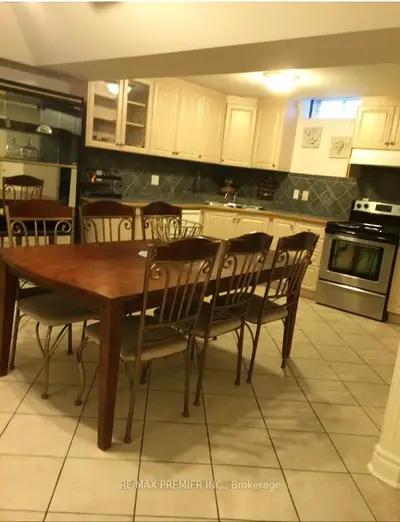 68 Cresswell Avenue Bsmt, Vaughan, On L6a 2a1