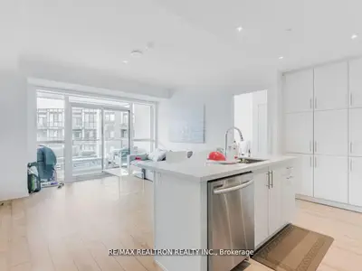 Condo Apartment in Innisfil