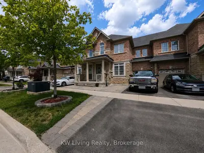 Att/Row/Townhouse in Markham