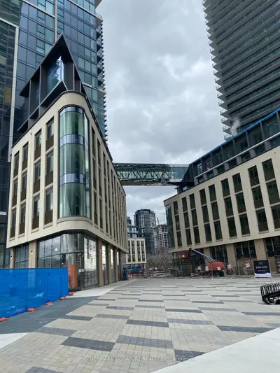 Condo Apartment in Vaughan