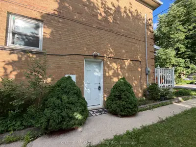 Semi-Detached in Richmond Hill