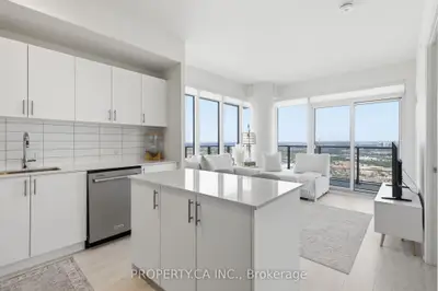 Condo Apartment in Vaughan