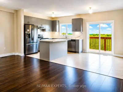 Att/Row/Townhouse in Innisfil