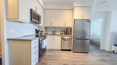 Condo Apartment in Richmond Hill