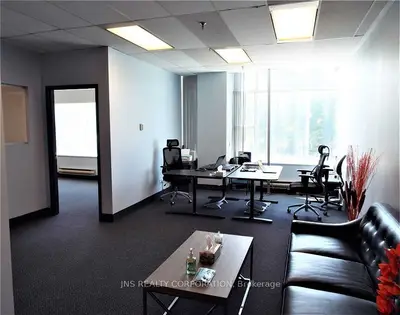 16775 Yonge Street 304, Newmarket, On L3y 8j4