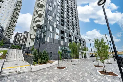 Condo Apartment in Vaughan