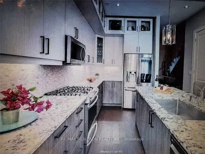 13 Golden Trail, Vaughan, On L6a 5a1
