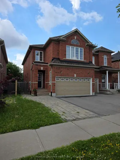 Semi-Detached in Richmond Hill