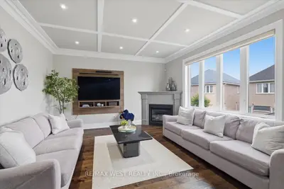 36 Danpatrick Drive, Richmond Hill, On L4s 2s7