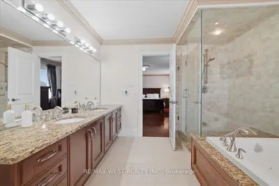 36 Danpatrick Drive, Richmond Hill, On L4s 2s7