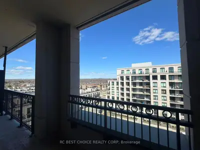 Condo Apartment in Markham