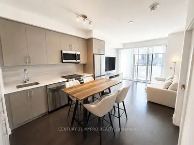 Condo Apartment in Richmond Hill