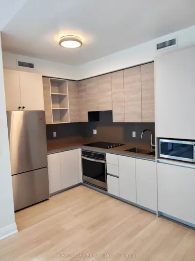 Condo Apartment in Richmond Hill