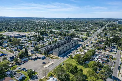 260 Eagle Street 18, Newmarket, On L3y 1k1