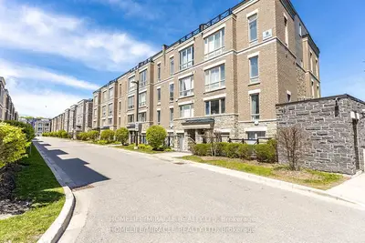Condo Townhouse in Markham