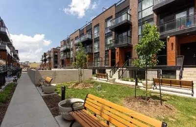 Condo Townhouse in Vaughan