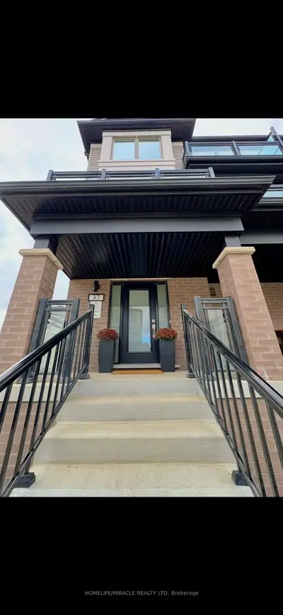 Att/Row/Townhouse in New Tecumseth