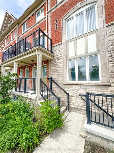 Condo Townhouse in Markham